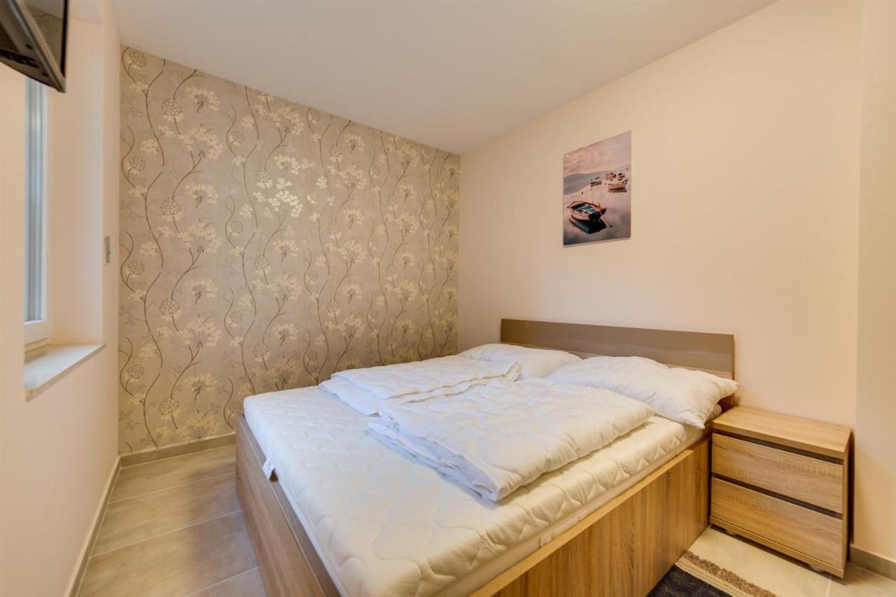 Forest Foeldvar Apartmanok By Bltn Balatonfoldvar Luaran gambar