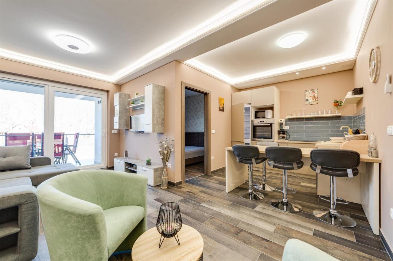 Forest Foeldvar Apartmanok By Bltn Balatonfoldvar Luaran gambar